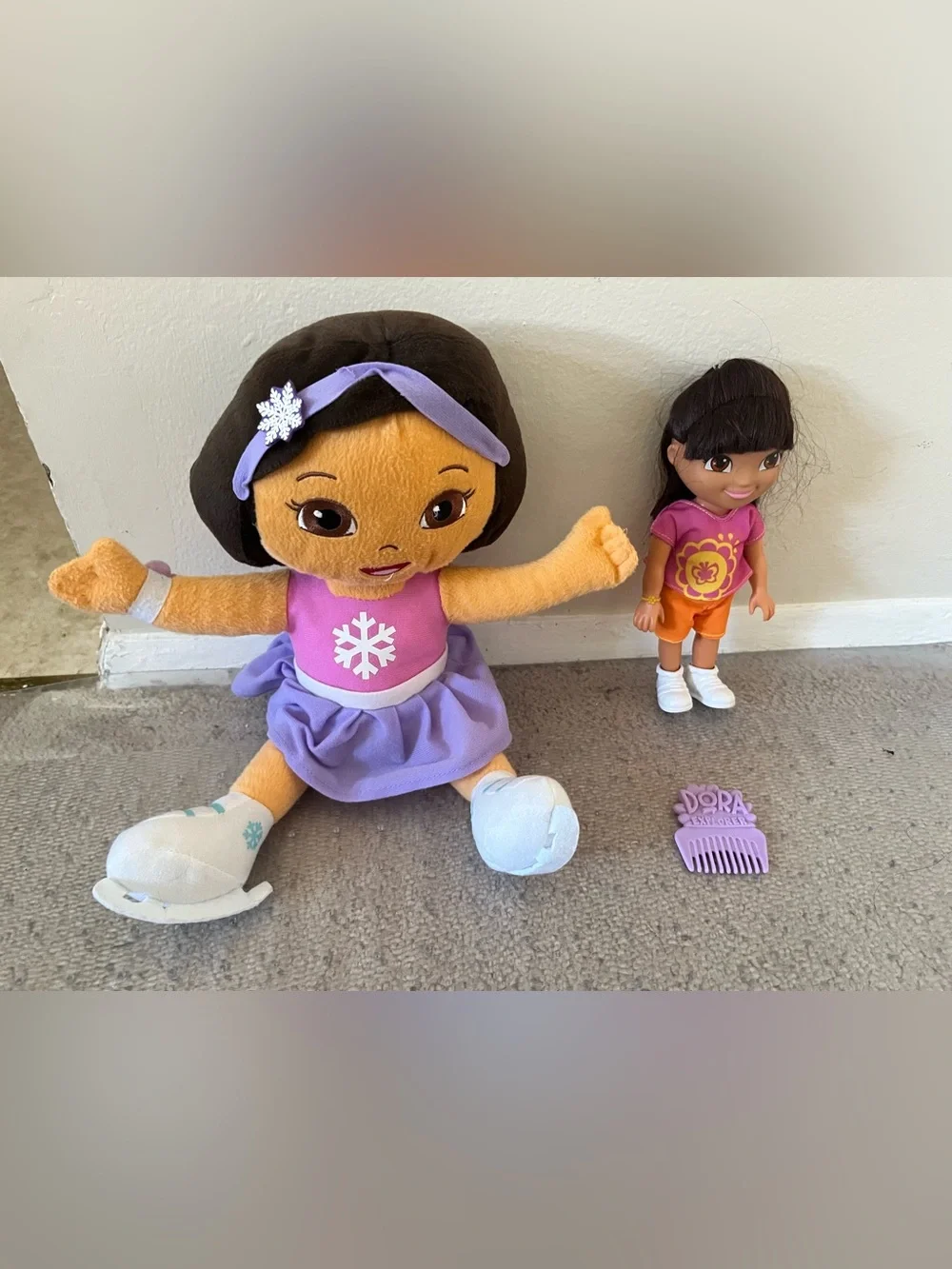 Dora the Explorer Purple Snowflake Plush Doll & Mini Doll Set